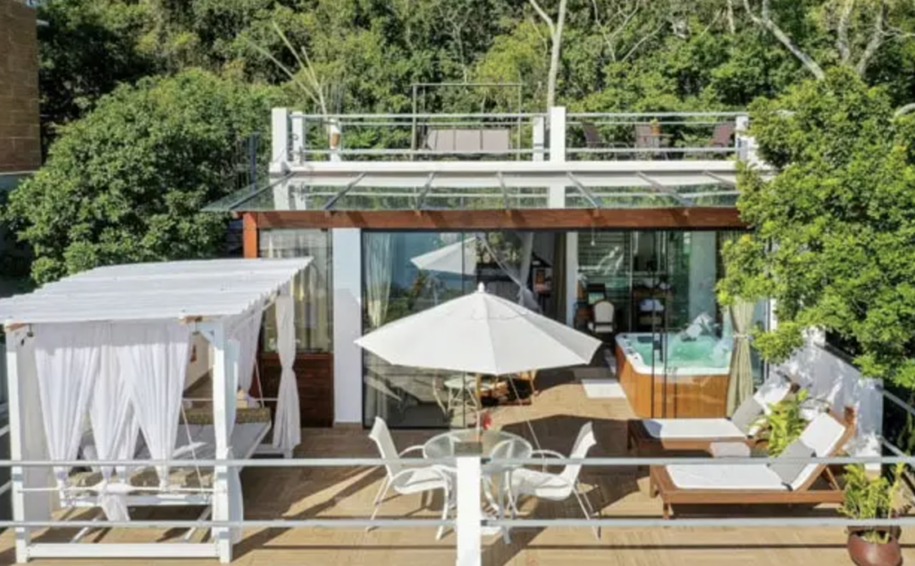 Imagem da frente da Guest House Isadora Duncan - Melhores Pousadas Brasil