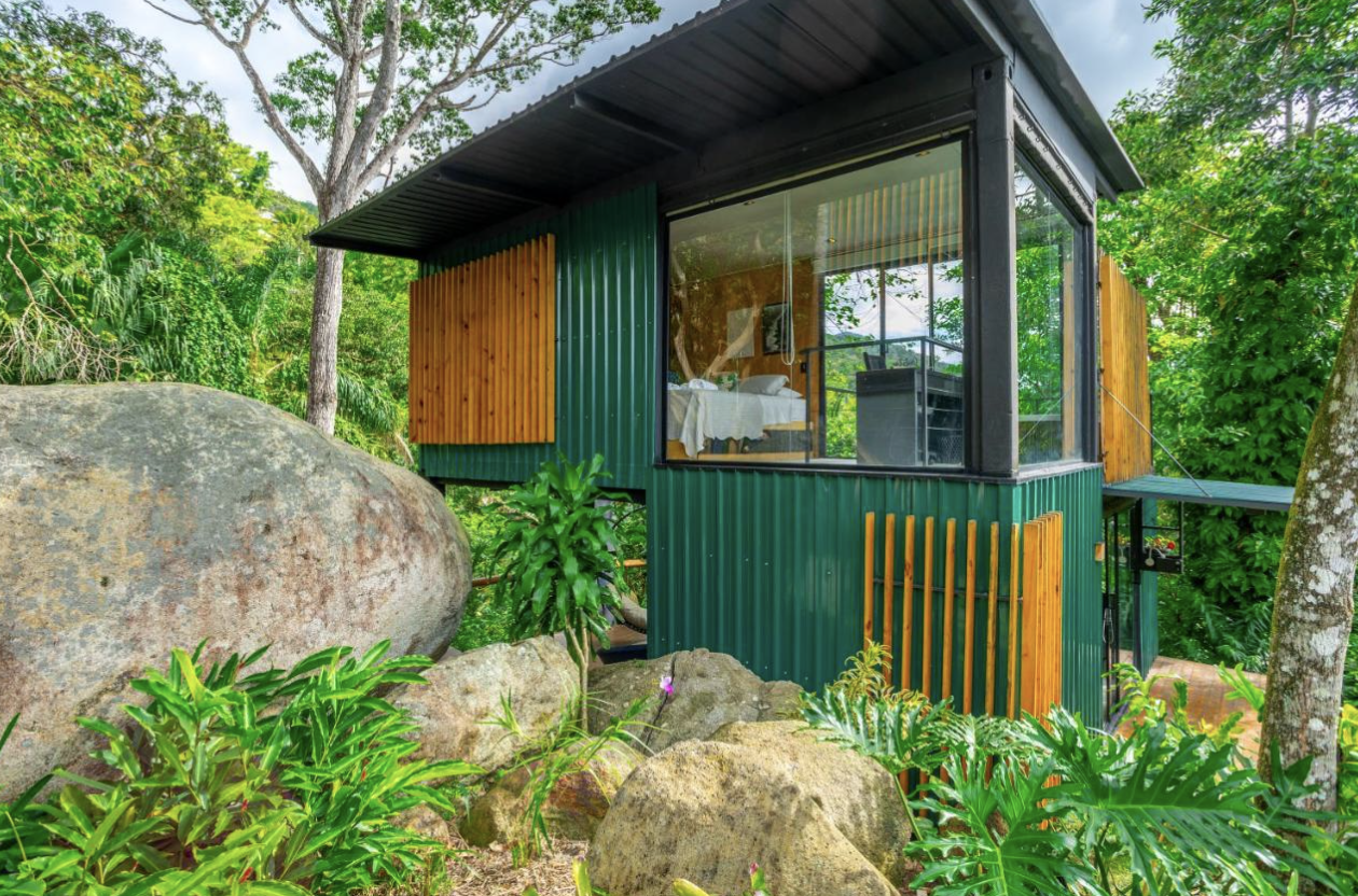 Vista externa da Casa Natu, Ilhabela - Melhores Pousadas Brasil