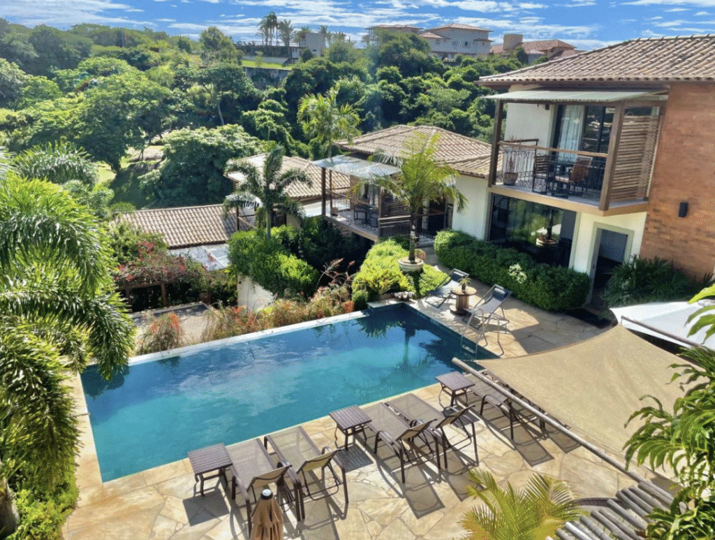 Vista da piscina da Pousada Villa Canaã - Melhores Pousadas Brasil
