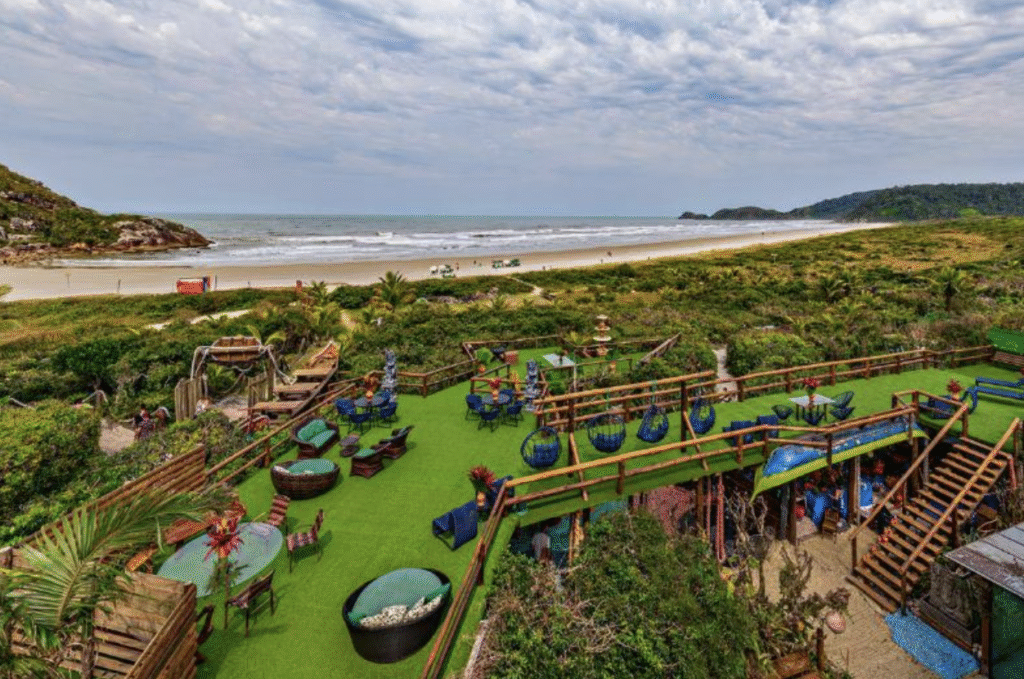 vista do terraco da Grajagan Surf Resort - Melhores Pousadas Brasil